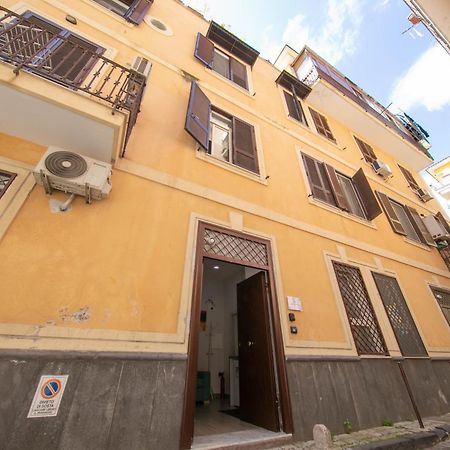 Casa Vacanze Alma B&B Grazioso Appartamento Sul Lungomare Di Pozzuoli A 300Mt Dal Centro E Dal Rione Terra By Movery Exterior photo